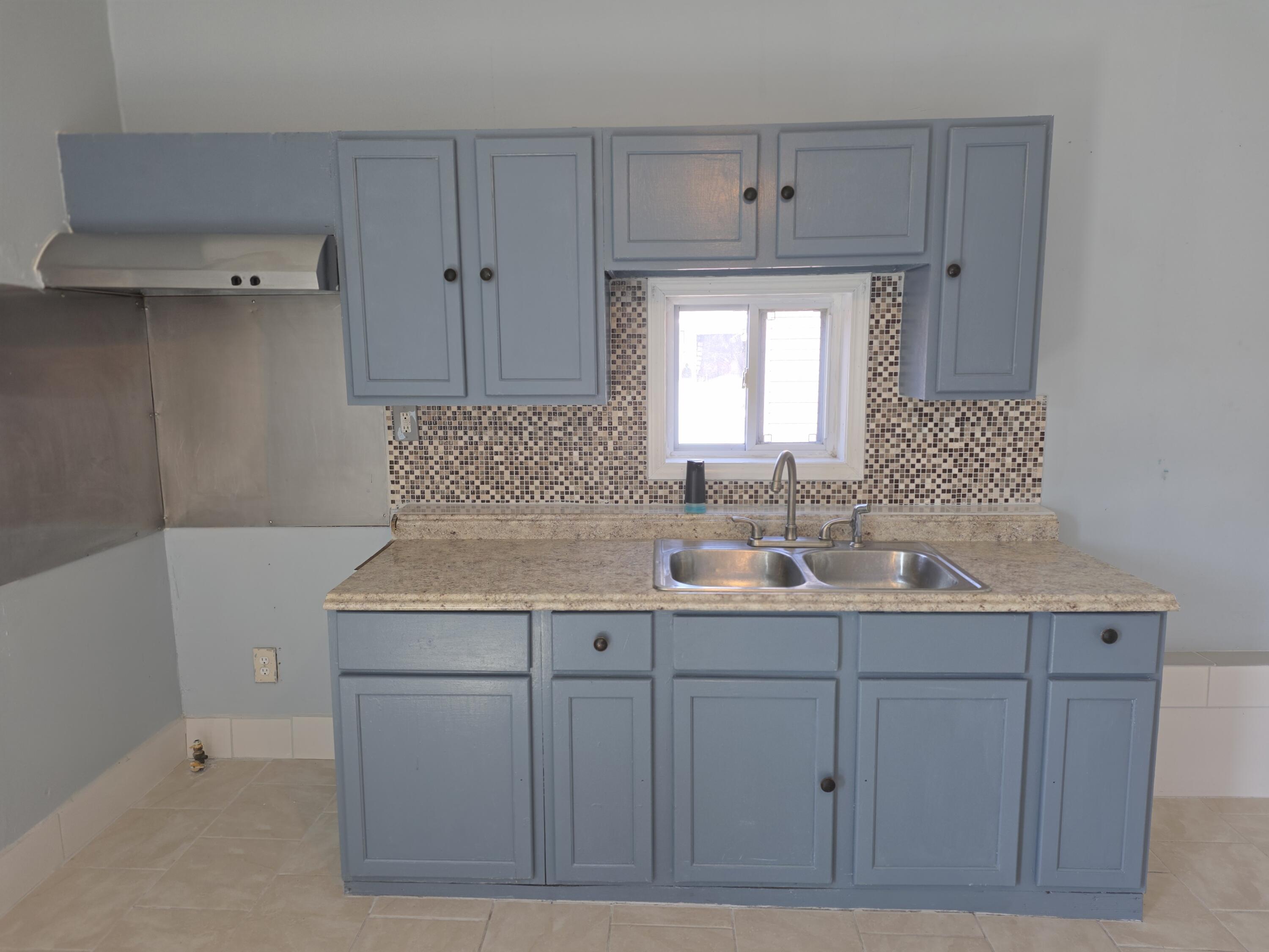 1608 South Memorial Drive Racine, WI 53403 - Photo 2 of 16 Kitchen1