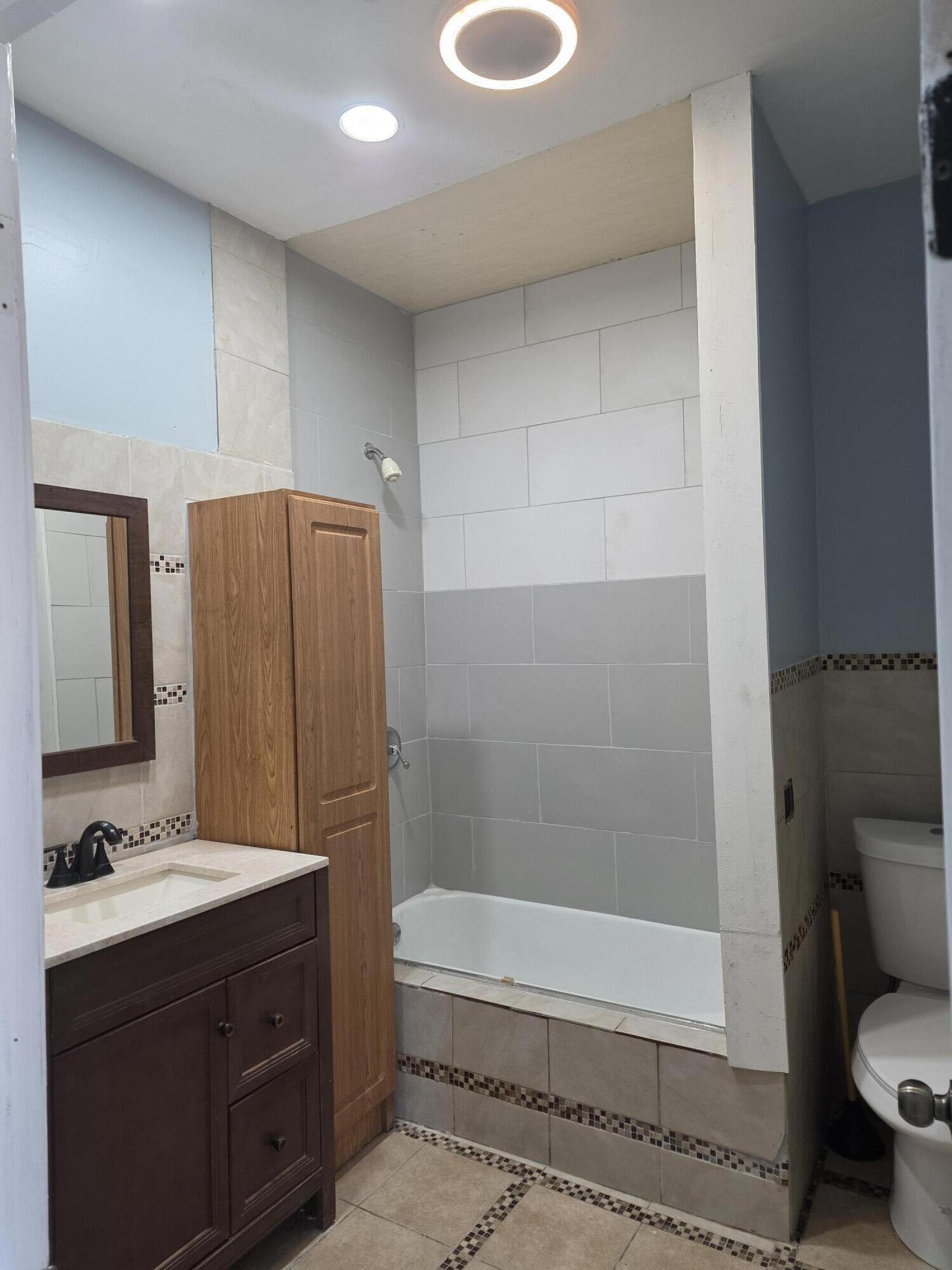 1608 South Memorial Drive Racine, WI 53403 - Photo 5 of 16 full bathroom