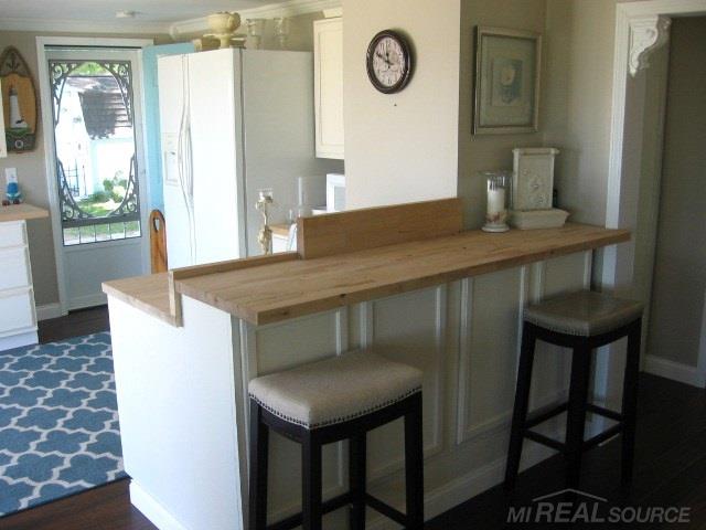 3932 Lakeshore Road Deckerville, MI 48427 - Photo 16 of 33 31251006-15.JPG