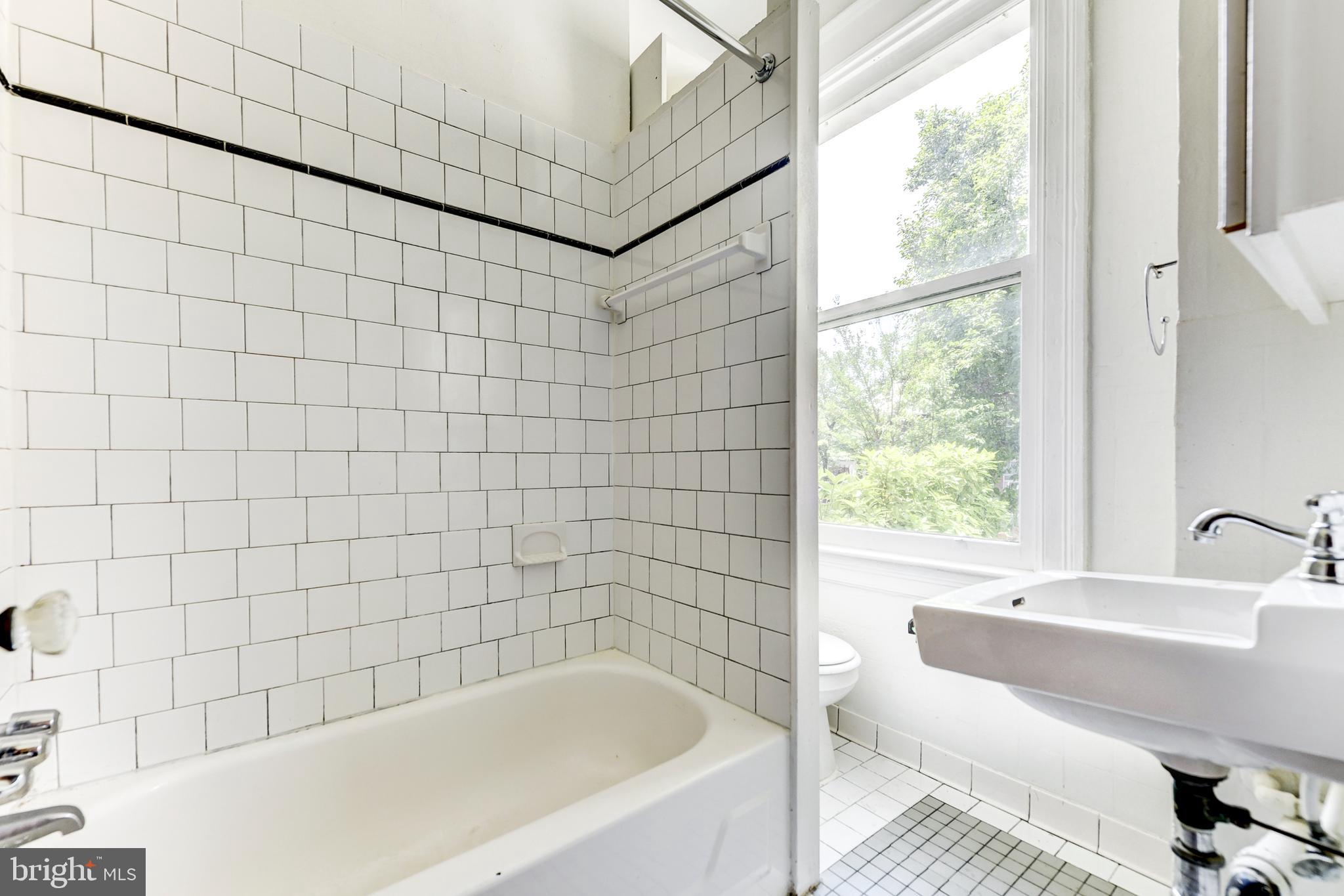 1935 Park Road Northwest Washington, DC 20010 - Photo 7 of 41