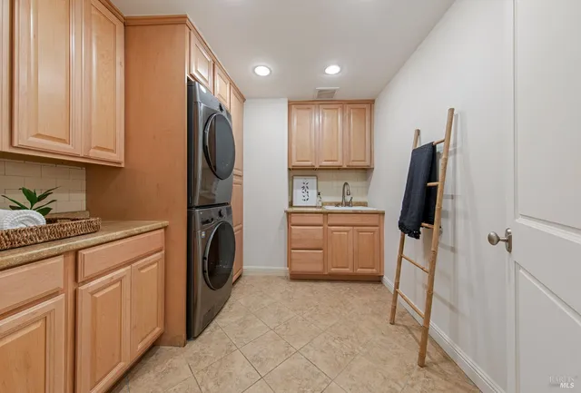 $3,977,000 | 91 Round Hill Road, Tiburon, CA 94920