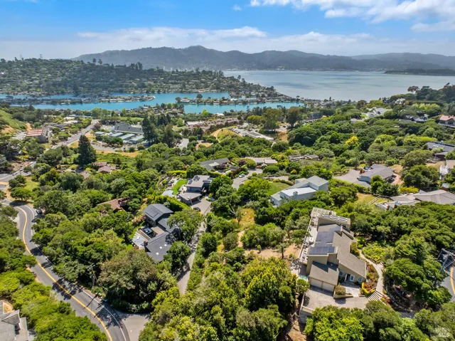 $3,977,000 | 91 Round Hill Road, Tiburon, CA 94920
