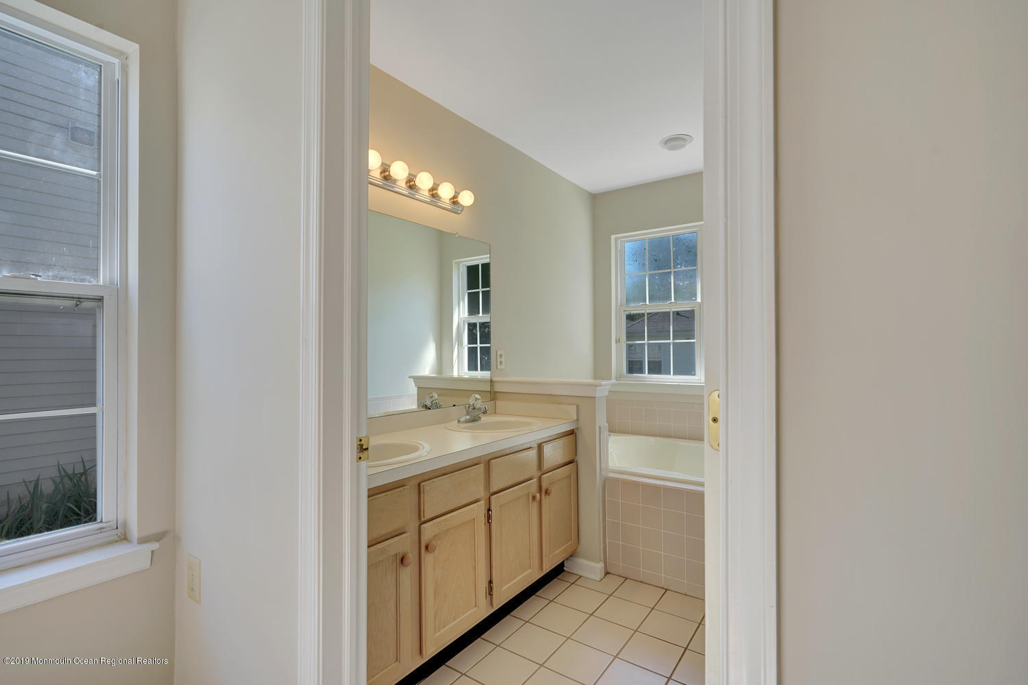 3 Archer Square Jackson, NJ 08527 - Photo 28 of 50 3 Archer Square Jackson-large-048-045-DS