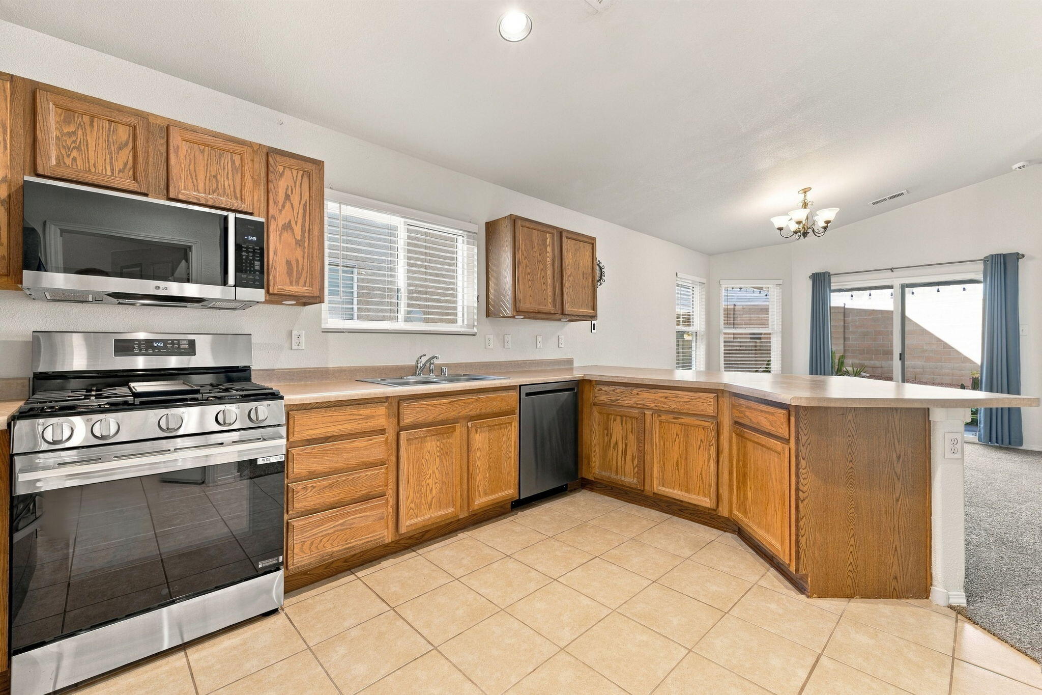3732 Oasis Springs Road Northeast Rio Rancho, NM 87144 - Photo 14 of 38 Gallery Image 14