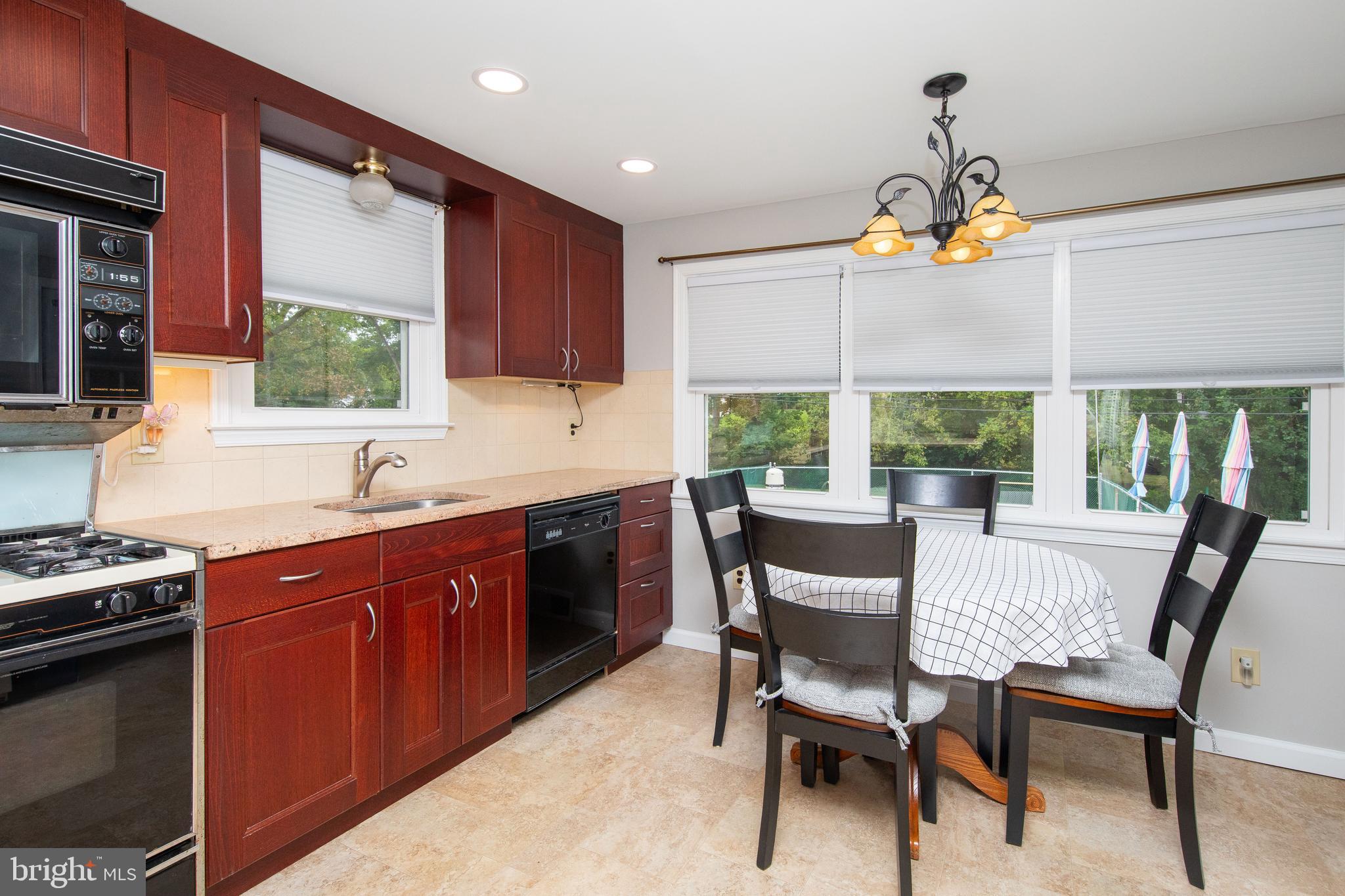1604 Clive Road Oreland, PA 19075 - Photo 11 of 34