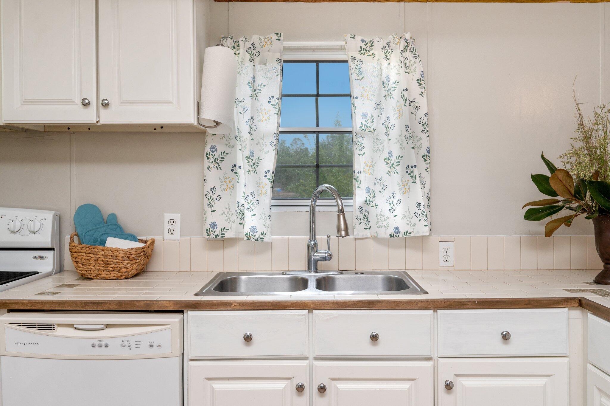 284 East Michaelangelo Road DeFuniak Springs, FL 32433 - Photo 15 of 38 12-web-or-mls-284 E Michaelangelo Rd-09