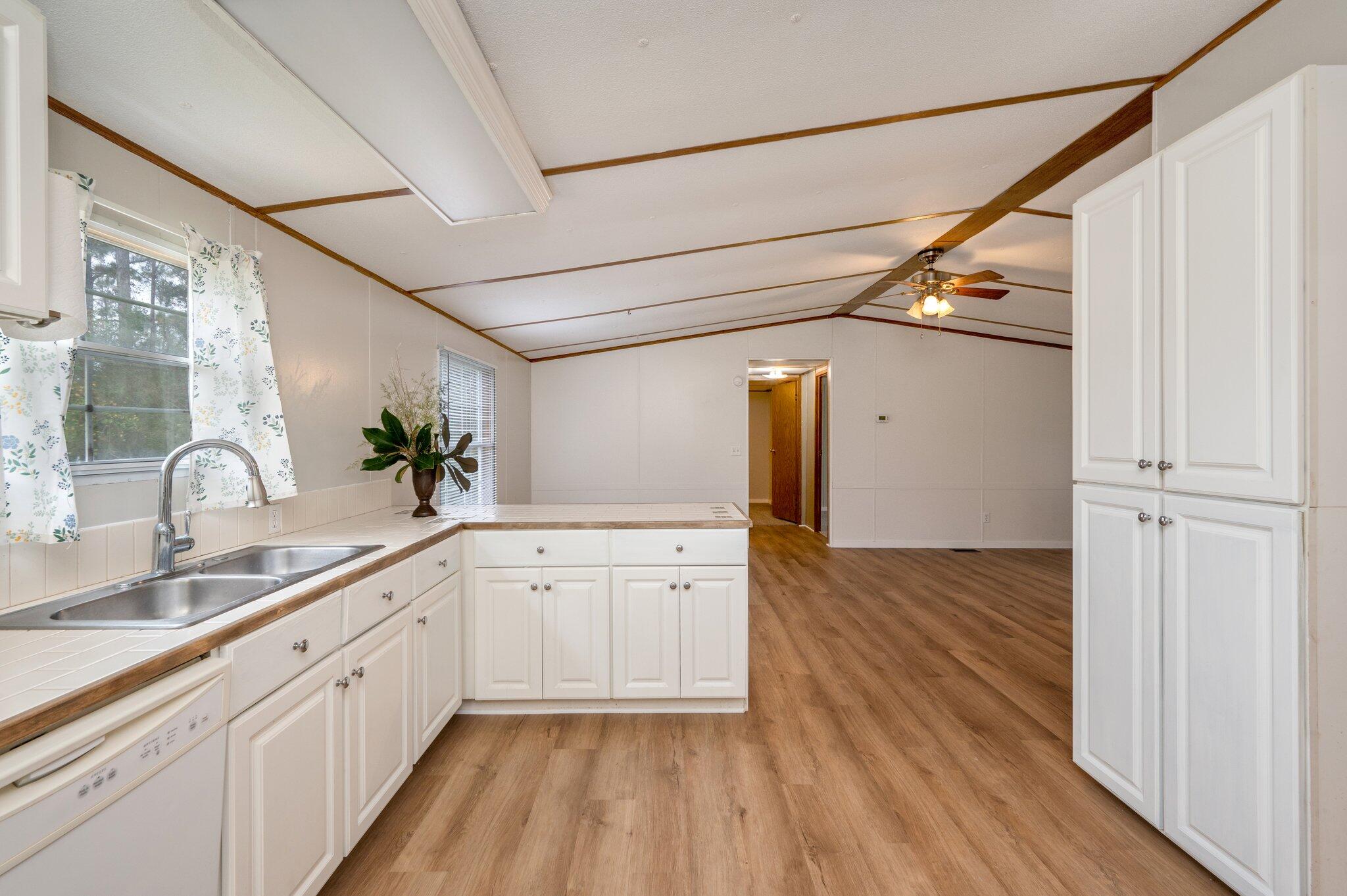 284 East Michaelangelo Road DeFuniak Springs, FL 32433 - Photo 19 of 38 16-web-or-mls-284 E Michaelangelo Rd-13