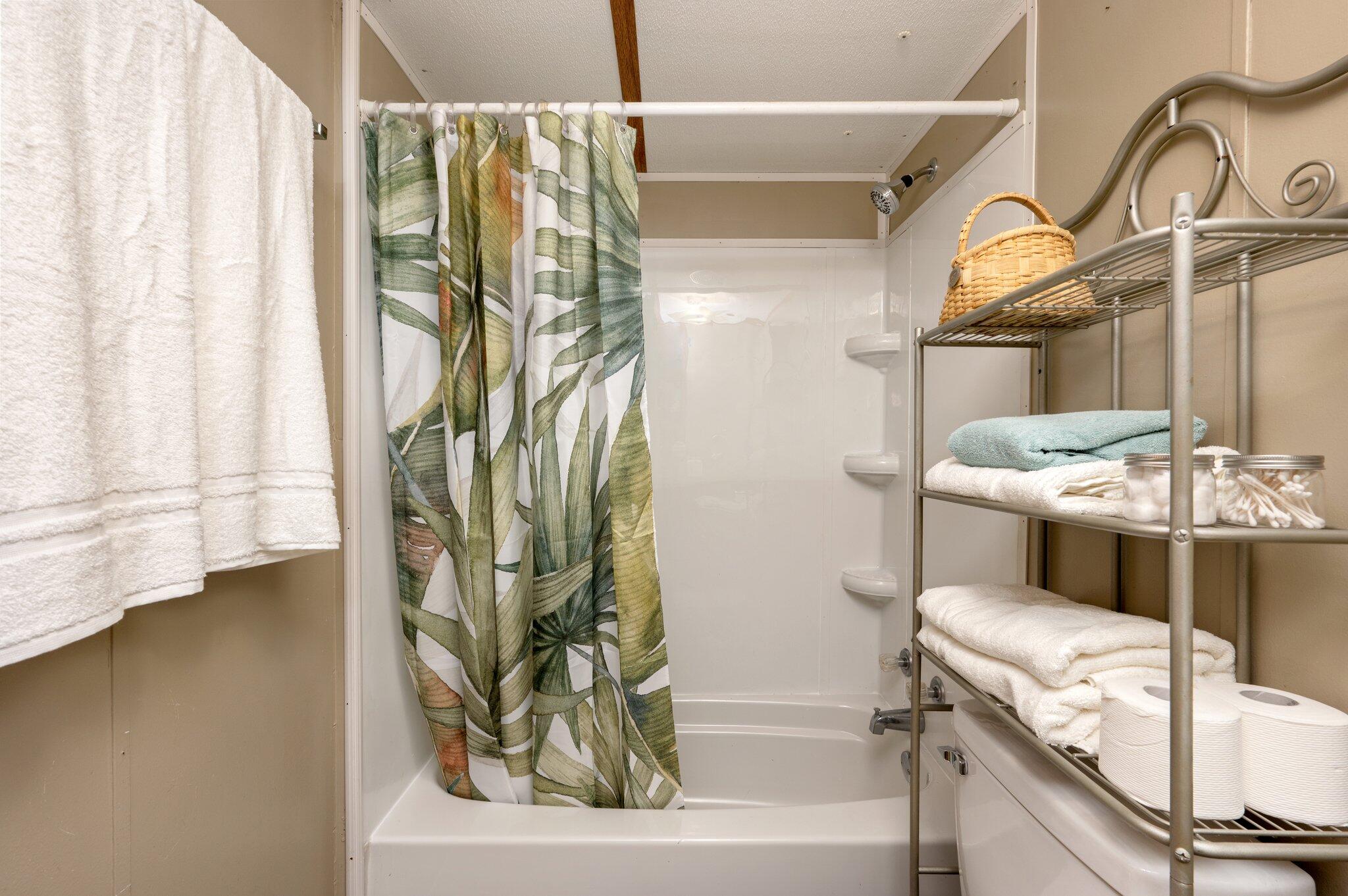 284 East Michaelangelo Road DeFuniak Springs, FL 32433 - Photo 31 of 38 28-web-or-mls-284 E Michaelangelo Rd-25