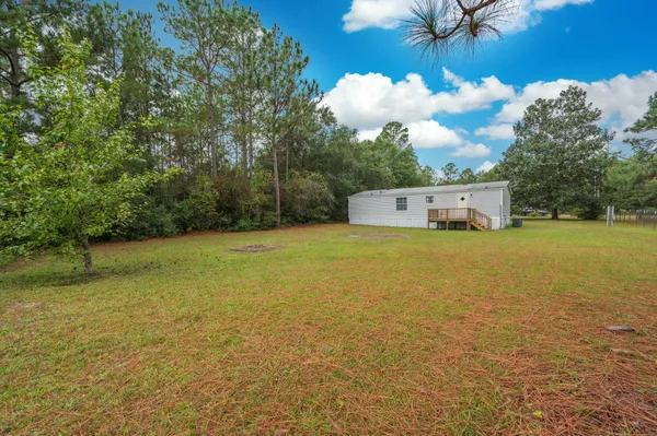$1,350 | 284 East Michaelangelo Road, DeFuniak Springs, FL 32433