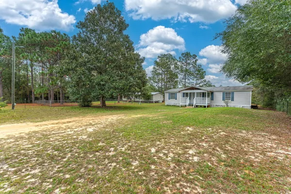 $1,350 | 284 East Michaelangelo Road, DeFuniak Springs, FL 32433