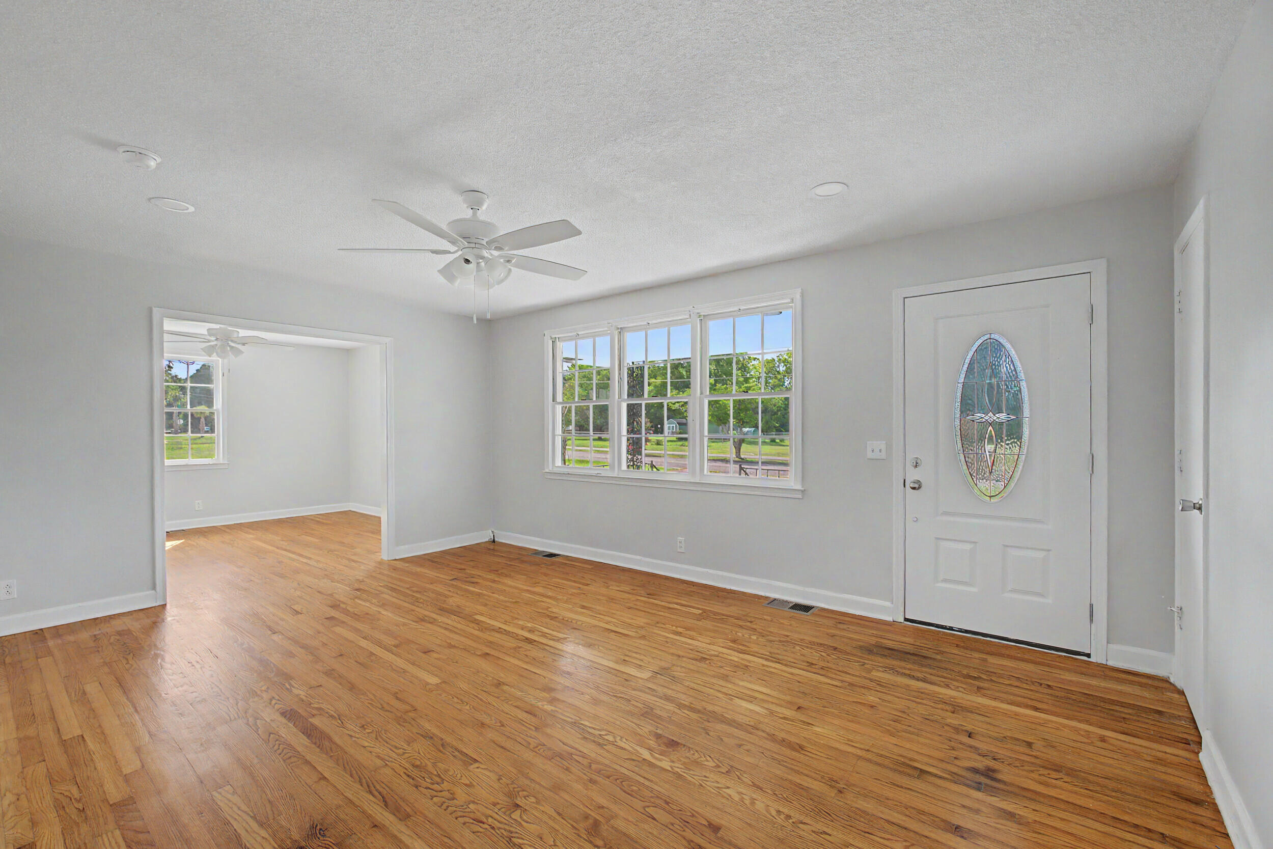 125 Aiken Street Springfield, SC 29146 - Photo 7 of 38