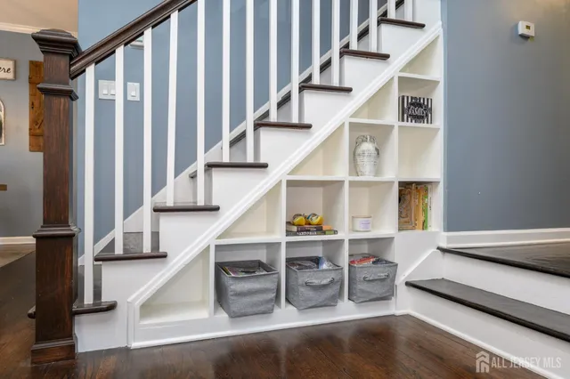 a view of entryway and hall