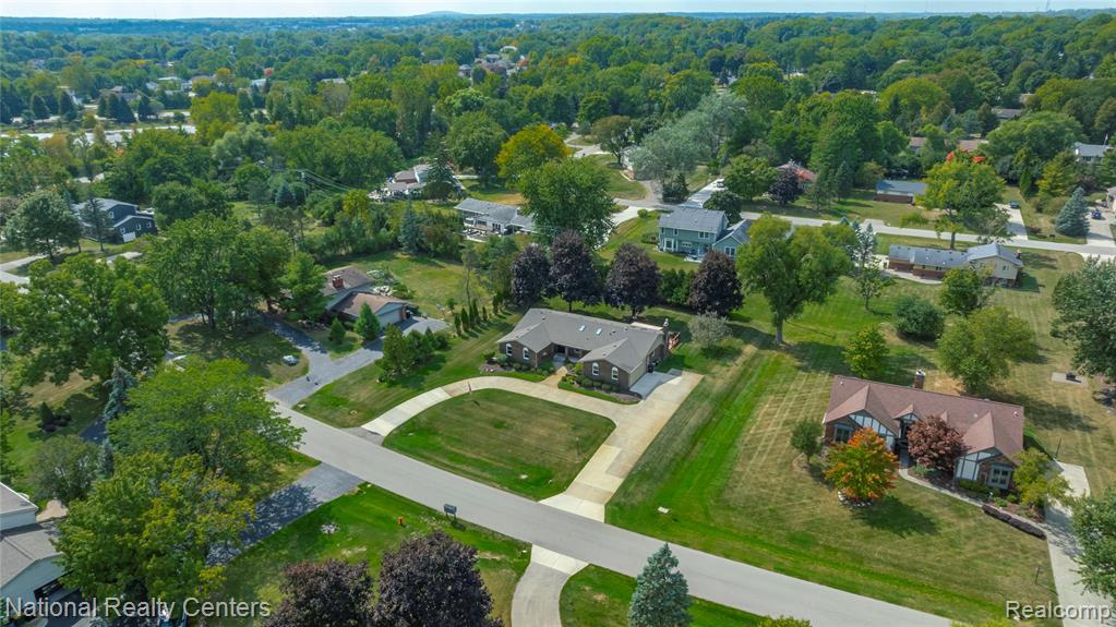 26131 Pleasant Valley Road Farmington Hills, MI 48331 - Photo 59 of 61