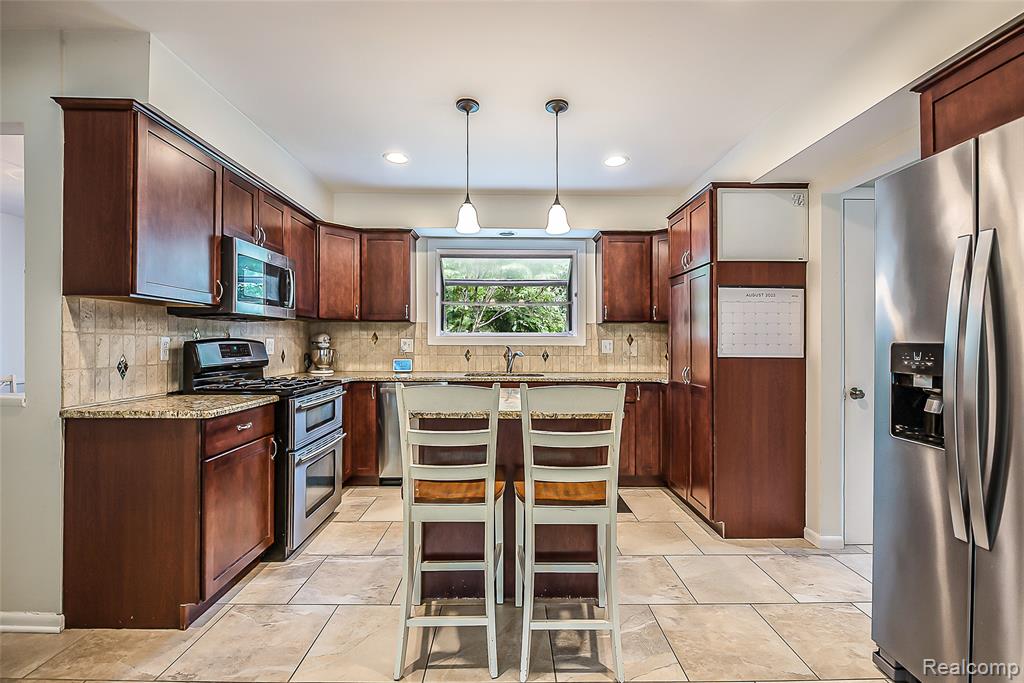32314 Craftsbury Road Farmington Hills, MI 48334 - Photo 6 of 32
