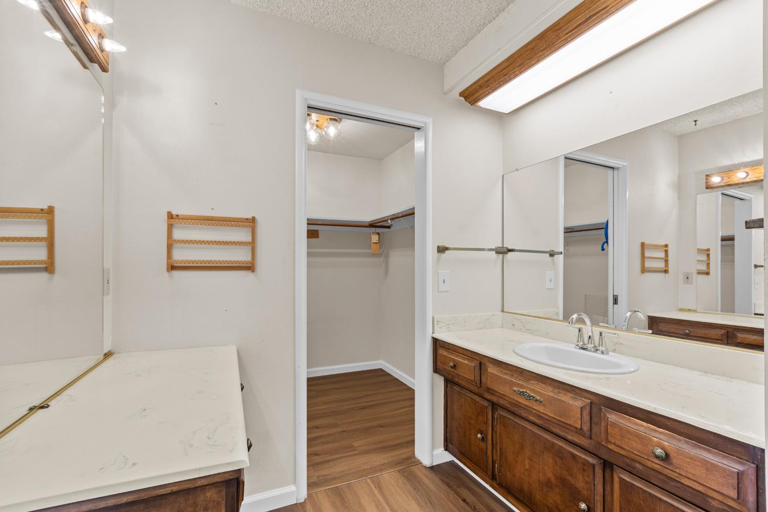 6439 Rolling Way Carmichael, CA 95608 - Photo 23 of 49