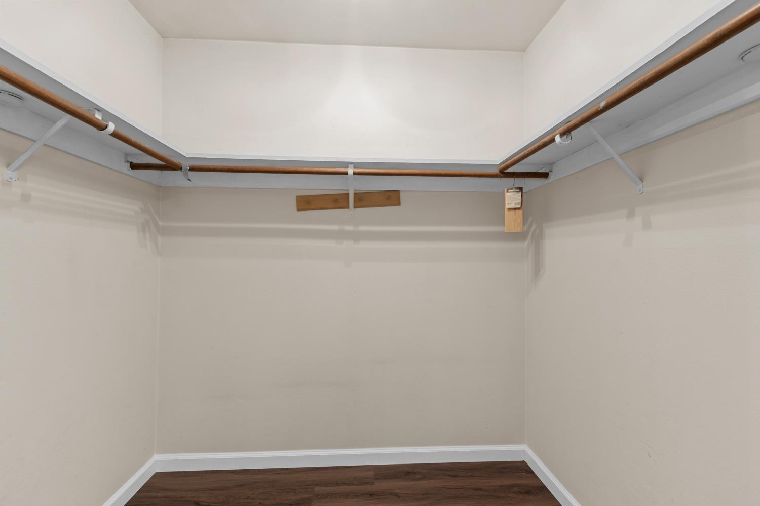 6439 Rolling Way Carmichael, CA 95608 - Photo 24 of 49