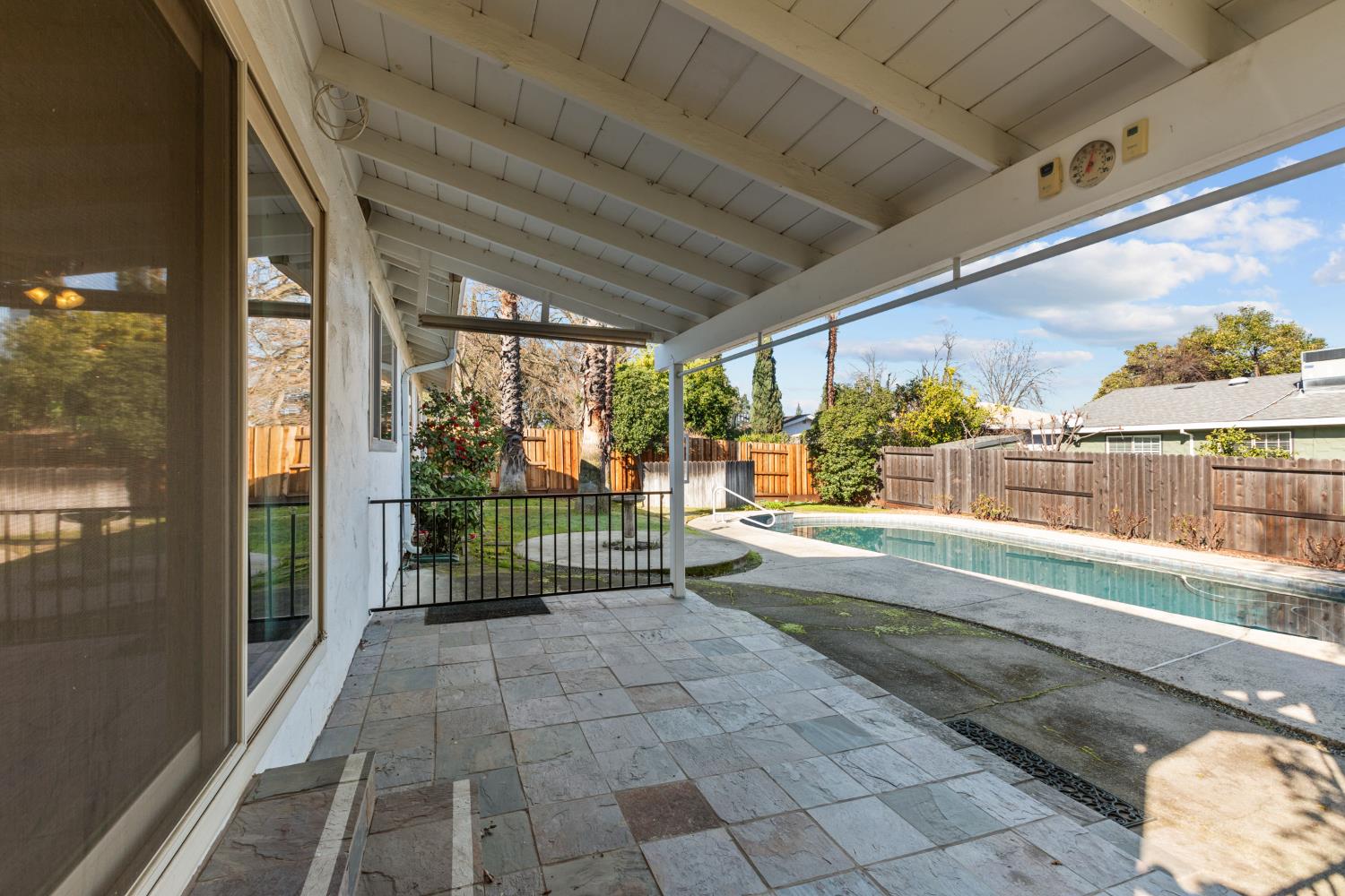 6439 Rolling Way Carmichael, CA 95608 - Photo 34 of 49