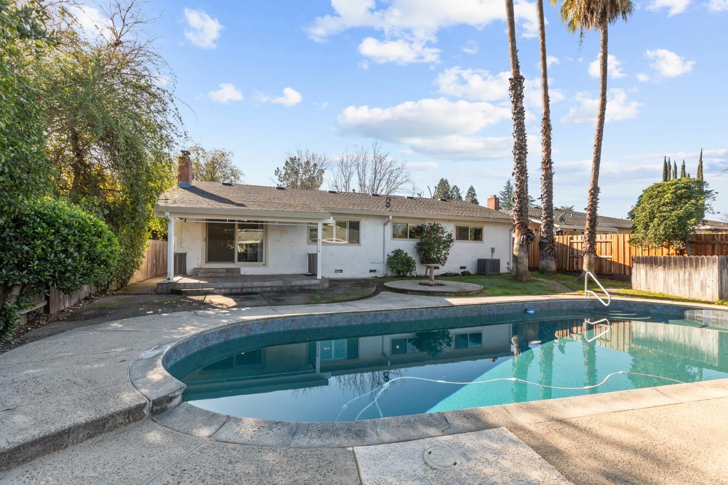 6439 Rolling Way Carmichael, CA 95608 - Photo 36 of 49