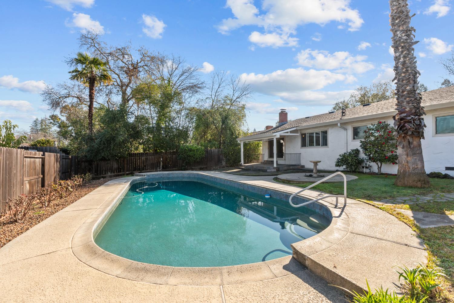 6439 Rolling Way Carmichael, CA 95608 - Photo 37 of 49