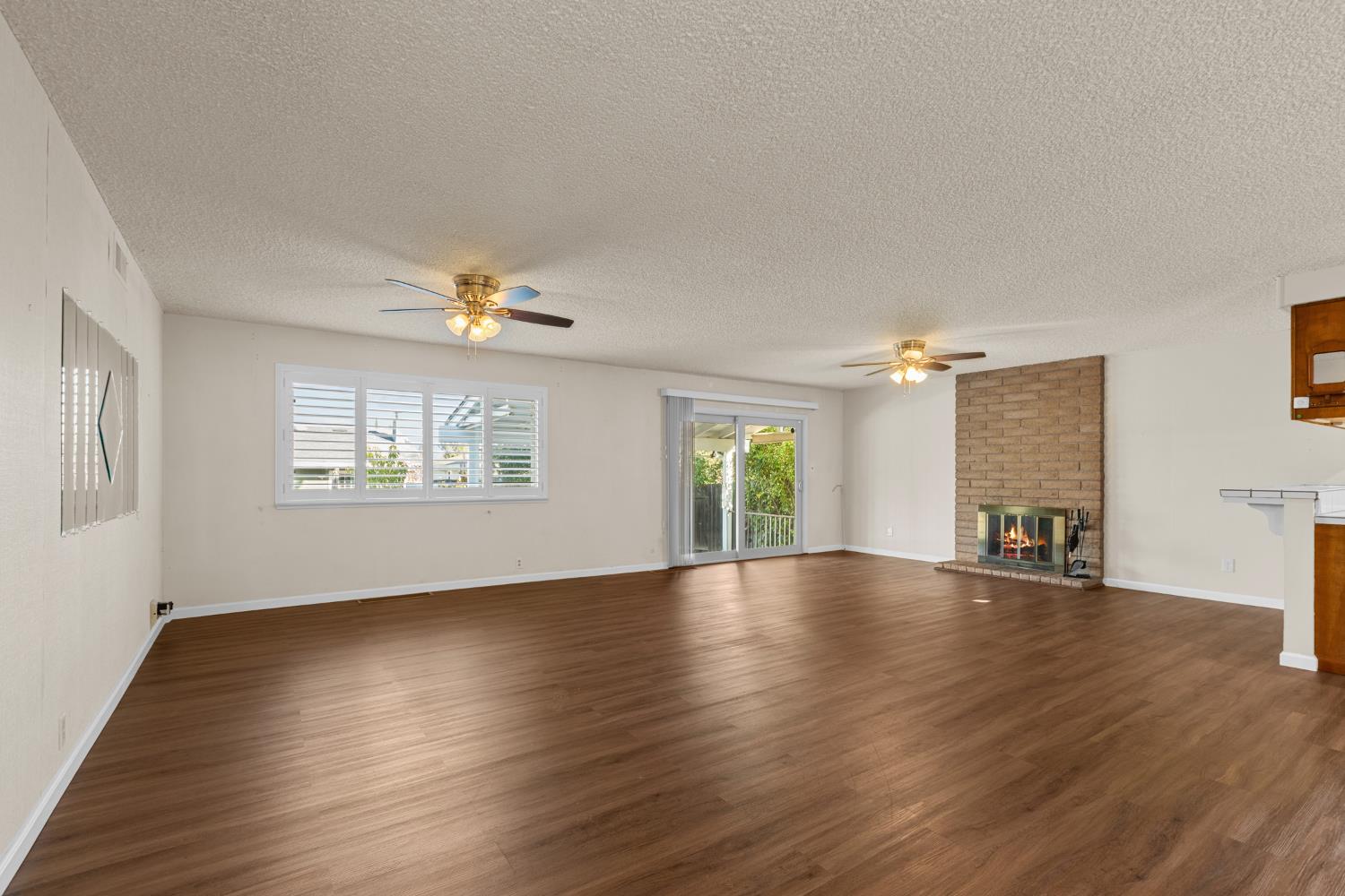 6439 Rolling Way Carmichael, CA 95608 - Photo 7 of 49