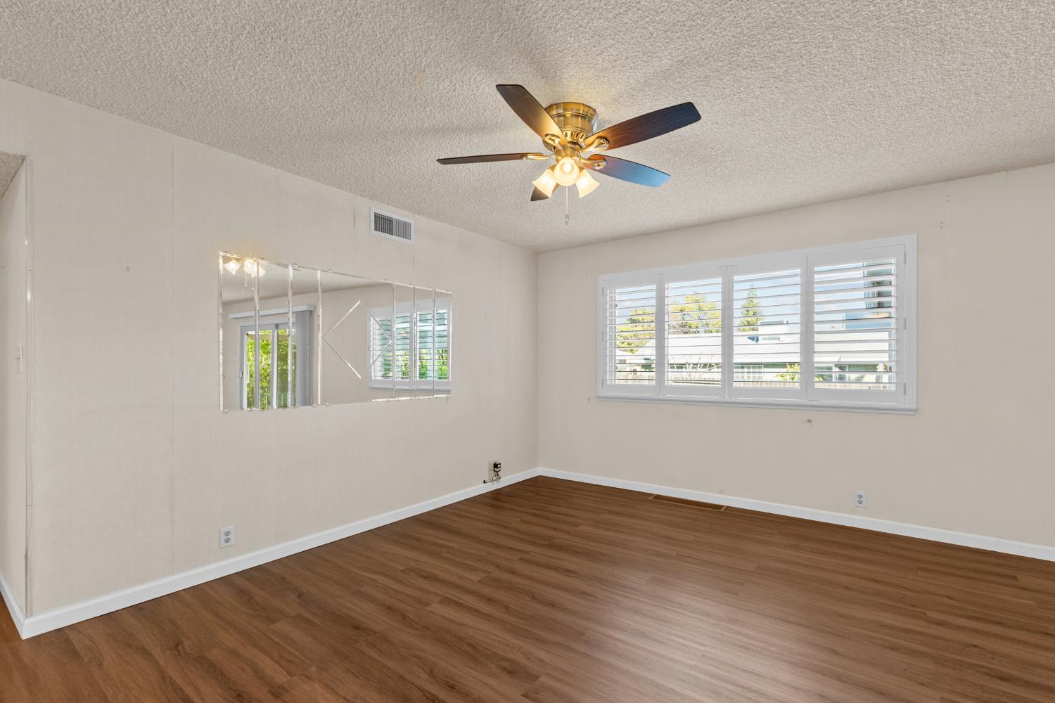 6439 Rolling Way Carmichael, CA 95608 - Photo 9 of 49