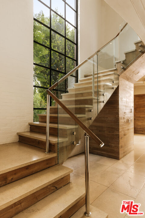 1105 Rivas Canyon Road Pacific Palisades, CA 90272 - Photo 15 of 49 a view of entryway