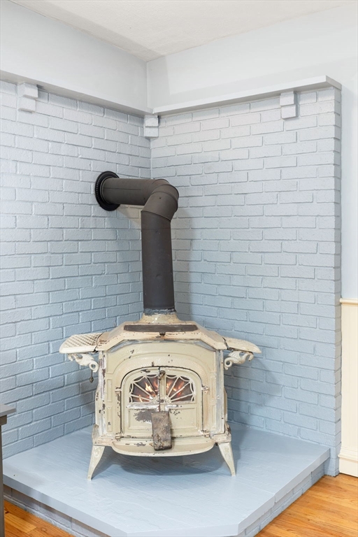 17 Weaver Street Wareham, MA 02576 - Photo 23 of 37 a close view of a stove