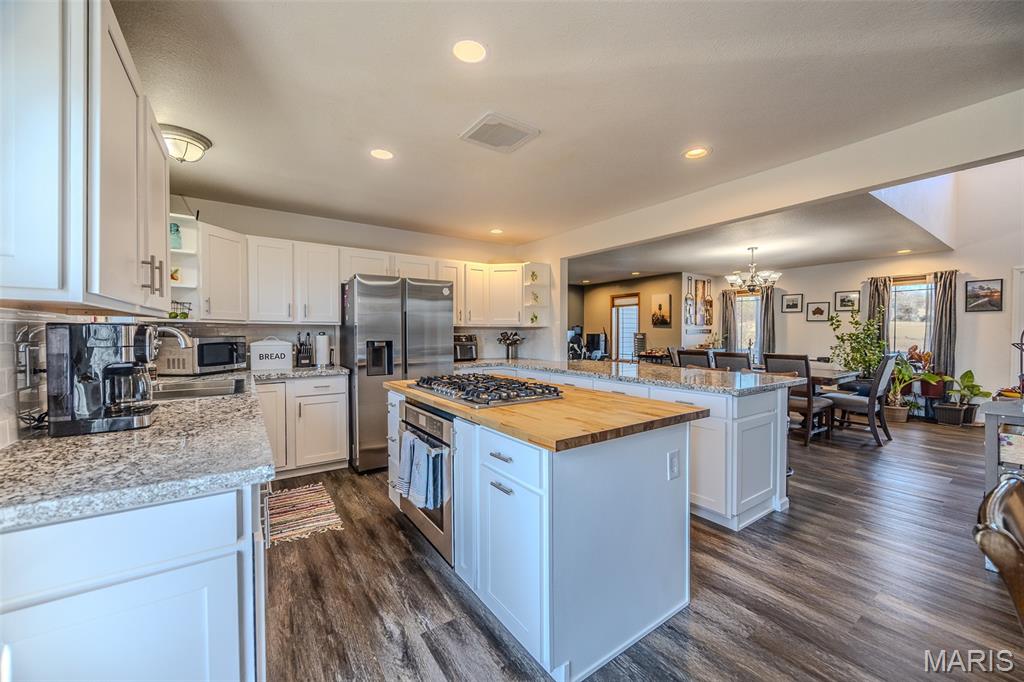 271 Pleasant Knoll Road Stoutland, MO 65567 - Photo 18 of 95