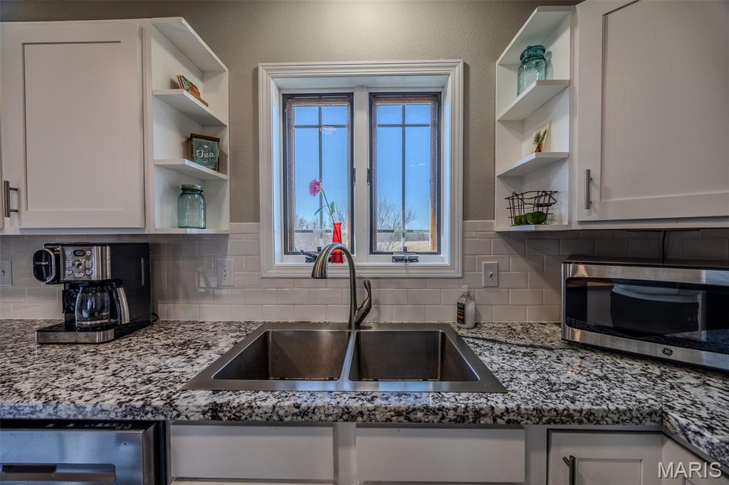 271 Pleasant Knoll Road Stoutland, MO 65567 - Photo 19 of 95