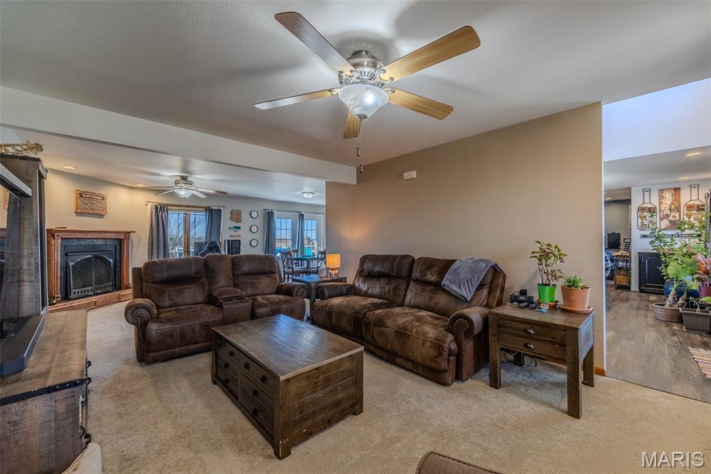 271 Pleasant Knoll Road Stoutland, MO 65567 - Photo 29 of 95