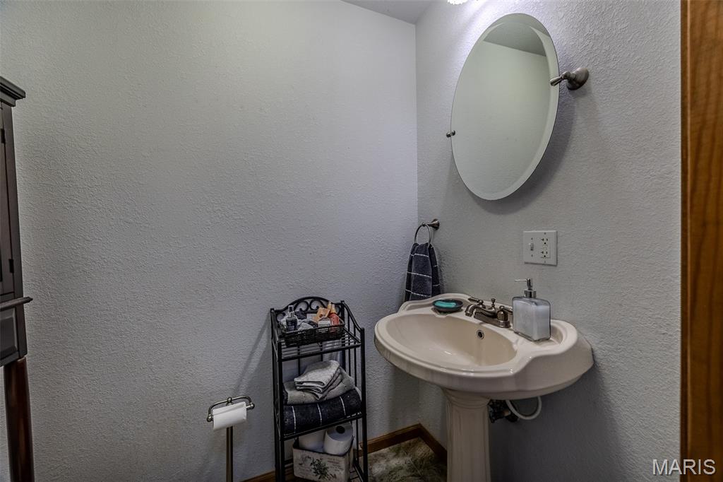 271 Pleasant Knoll Road Stoutland, MO 65567 - Photo 30 of 95