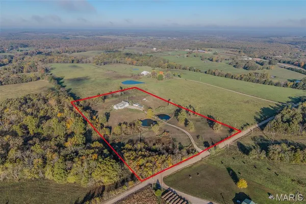 $589,000 | 271 Pleasant Knoll Road, Stoutland, MO 65567