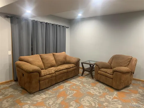 $589,000 | 271 Pleasant Knoll Road, Stoutland, MO 65567