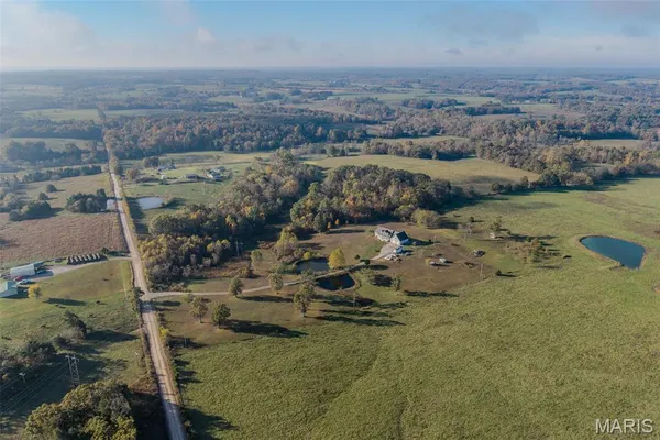 $589,000 | 271 Pleasant Knoll Road, Stoutland, MO 65567