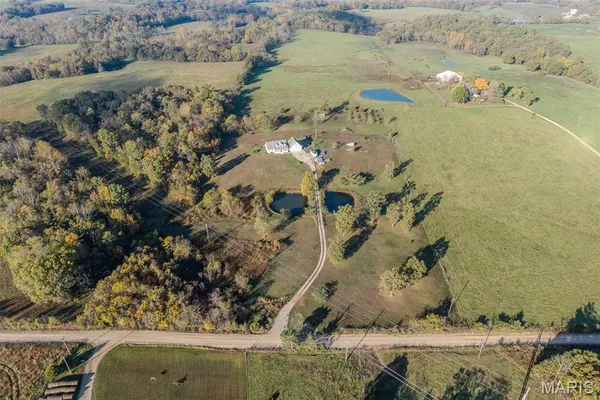 $589,000 | 271 Pleasant Knoll Road, Stoutland, MO 65567