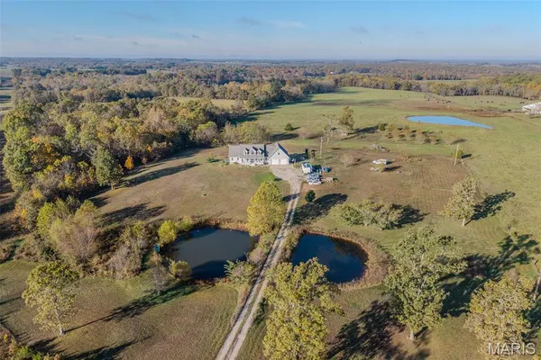 $589,000 | 271 Pleasant Knoll Road, Stoutland, MO 65567