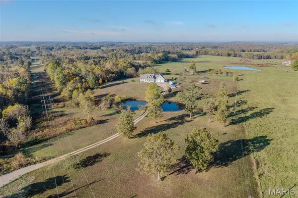 $589,000 | 271 Pleasant Knoll Road, Stoutland, MO 65567