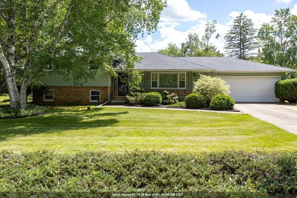 $345,000 | 6054 Rosewood Drive, Appleton, WI 54913