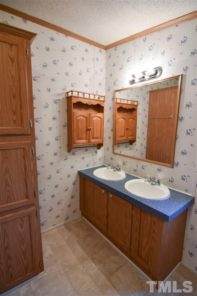 3882 Halifax Road Roxboro, NC 27574 - Photo 10 of 18