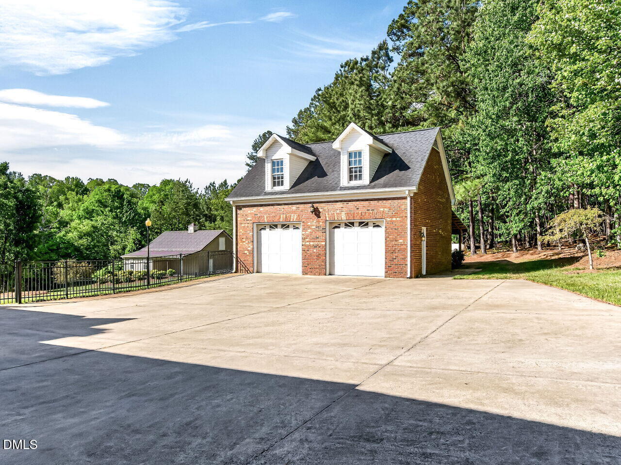 5405 Carbonton Road Sanford, NC 27330 - Photo 39 of 67 038-1280x960-garage