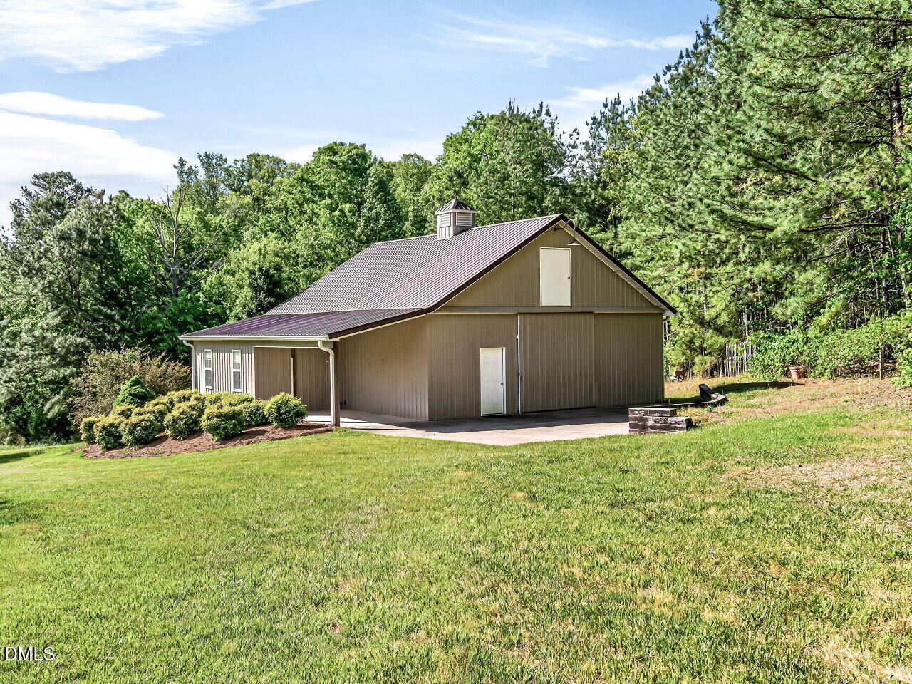 5405 Carbonton Road Sanford, NC 27330 - Photo 42 of 67 041-1280x960-garage