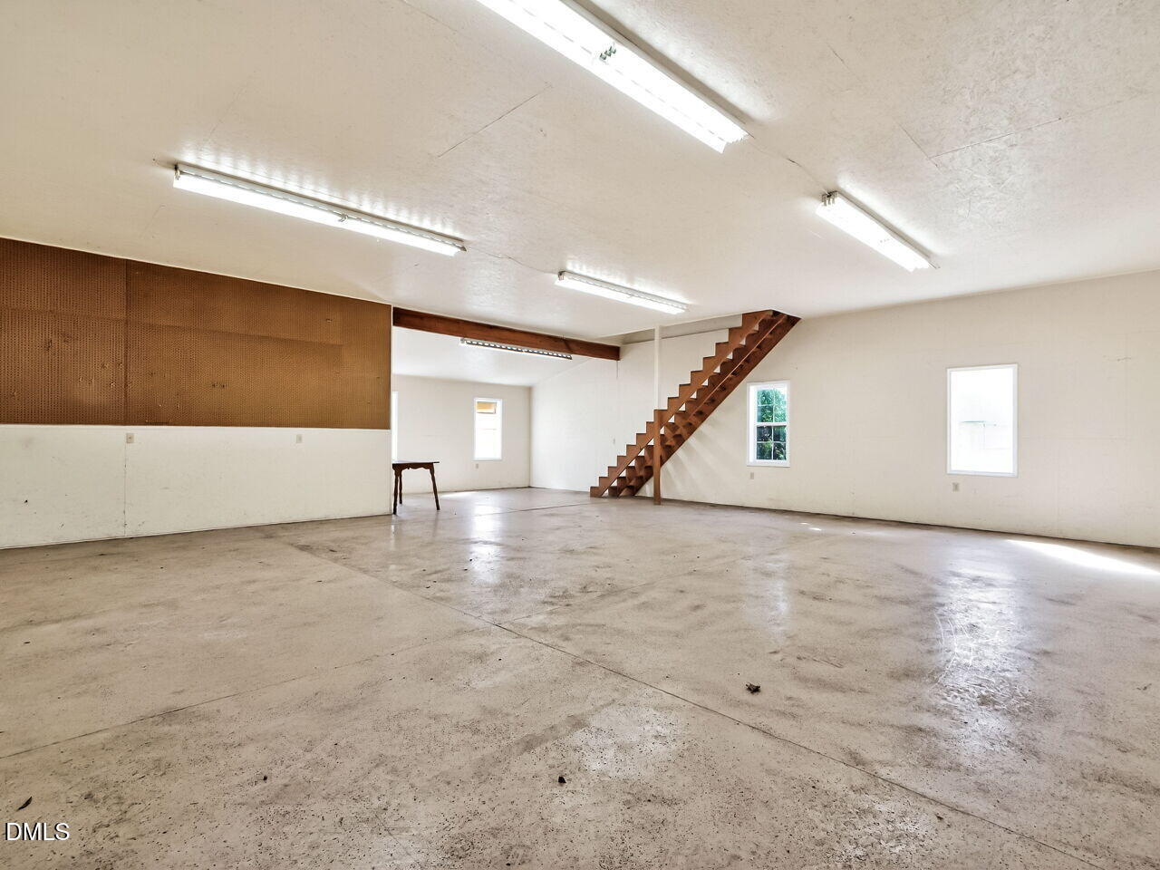 5405 Carbonton Road Sanford, NC 27330 - Photo 43 of 67 042-1280x960-garage