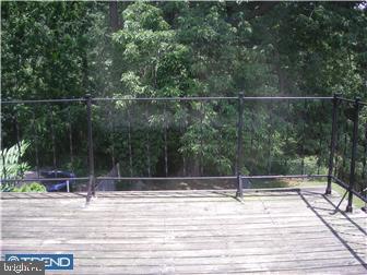 7621 Parkview Road Upper Darby, PA 19082 - Photo 5 of 12 Deck