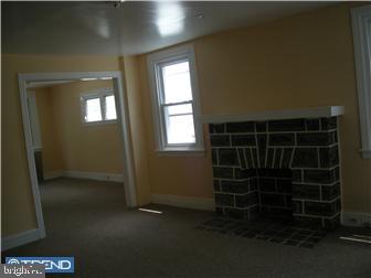 7621 Parkview Road Upper Darby, PA 19082 - Photo 8 of 12 Living Room