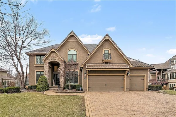 $775,000 | 10200 North Wabash Avenue, Kansas City, MO 64155