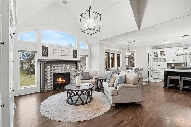 $825,000 | 10200 North Wabash Avenue, Kansas City, MO 64155