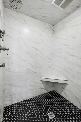 $825,000 | 10200 North Wabash Avenue, Kansas City, MO 64155