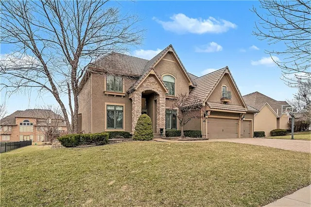 $825,000 | 10200 North Wabash Avenue, Kansas City, MO 64155