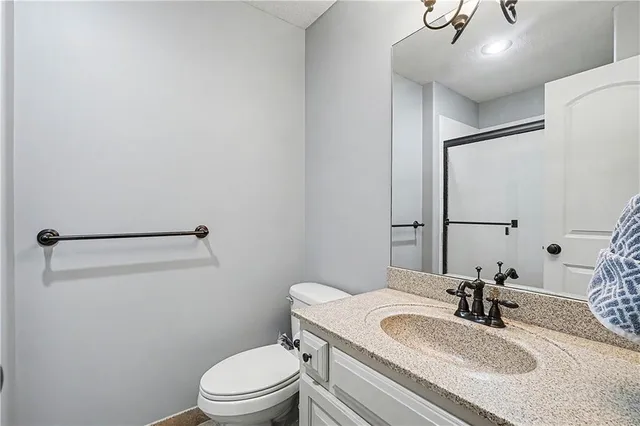 $825,000 | 10200 North Wabash Avenue, Kansas City, MO 64155