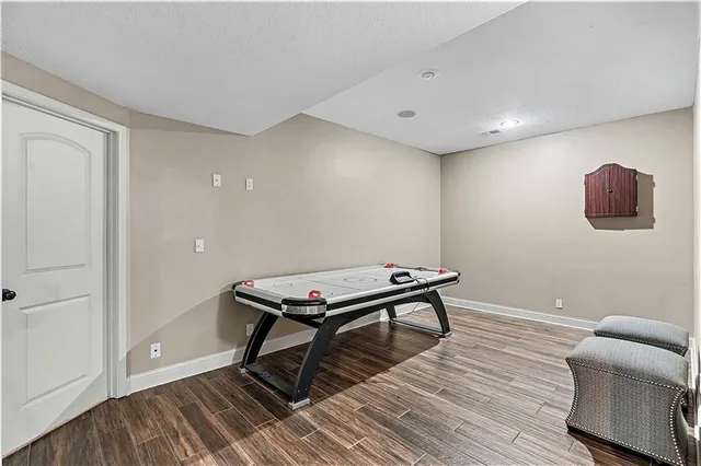 $825,000 | 10200 North Wabash Avenue, Kansas City, MO 64155